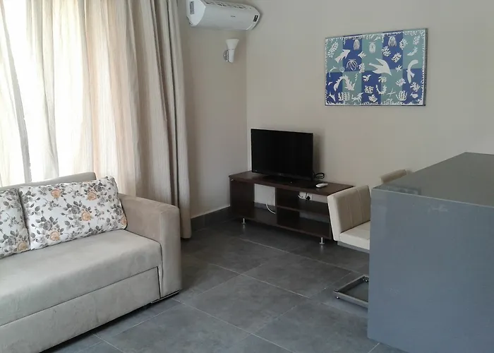 Lighthouse Nadia Aparts