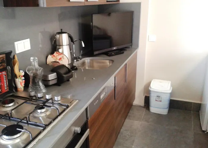 Lighthouse Nadia Aparts