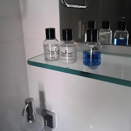 Lighthouse Nadia Aparts アパート フェティエ