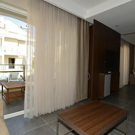 Lighthouse Nadia Aparts *