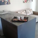 纳迪亚灯塔公寓式酒店 *