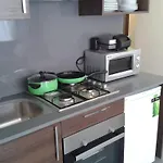 纳迪亚灯塔公寓式酒店 *