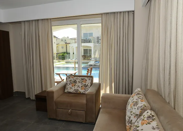 Lighthouse Nadia Aparts *