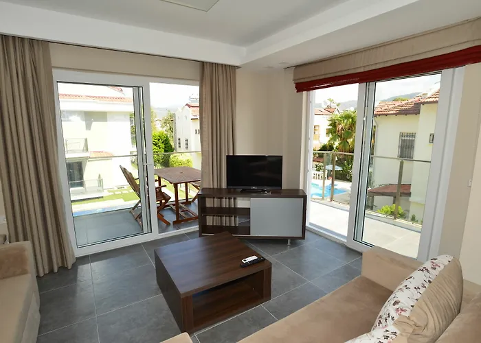 Lighthouse Nadia Aparts