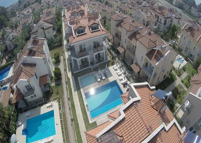 Lighthouse Nadia Aparts *