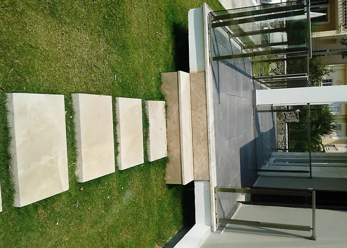 Lighthouse Nadia Aparts *